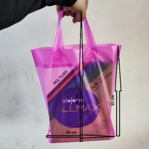 50 Sacolas plásticas Alça Fita medidas 27×30, 30×35 e 40×40 em Alta Densidade espessura 15 micras.
