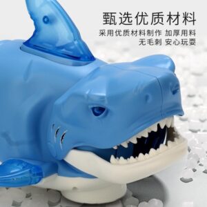 Brinquedo de shark tubarão acende luz e com som bate E volta presente para criança