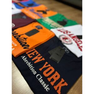 Camiseta Bordada Abrebition – Várias Estampas – Malha 30.1 Penteado
