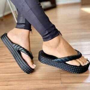 Chinelo 3 Tiras com Trança casual na super promoção! Conforto e estilo ao alcance de todos.