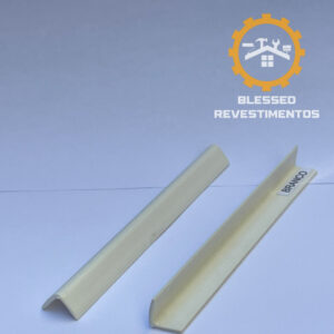 Cantoneira em pvc 15mm x 15mm barra c/ 3mts com dupla face