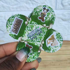 50 Forminhas Personalizadas de Doce Brigadeiro 4 Pétalas Festa, Aniversário Safari do Mickey