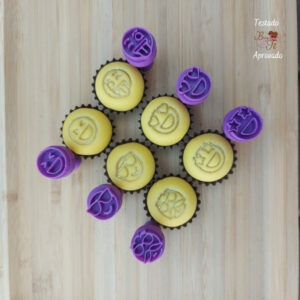Carimbo para Doces Brigadeiro – Emoji