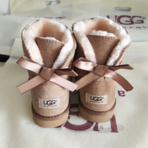 BOTAS DE NEVE FEMININAS MODA 3180 PELE DE CARNEIRO GENUÍNA ANTIDERRAPANTE INTEGRADA SEM CAIXA
