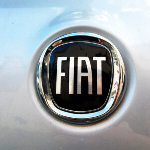 Kit Emblema Adesivo Tras Diant Fiat Strada Black Resinado Genérico