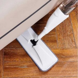Noviva Spray Mop pulveriza um esfregão horizontal que gira 360 graus