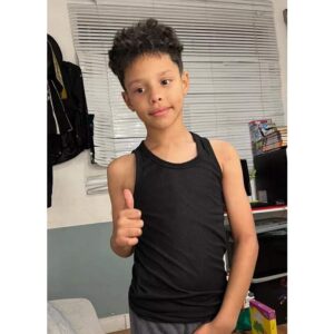 Kit 2 Camisetas Infantil Regata Kids Canelada estilo raper Americana  DE RIBANA