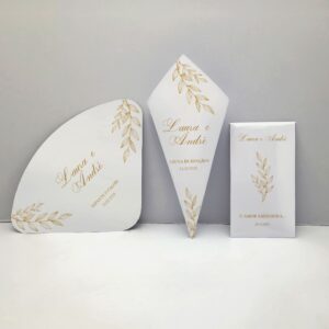 Kit Lenços Lágrimas de Alegria (60und), Ventarolas (60und) e Cones de Pétalas/Arroz (20und) Casamento Personalizado