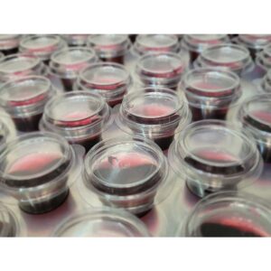 Cálice com Tampa . 100 unidades de cada produto. Temos também a opção de Kit Completo com o porta-pão em nossa loja.