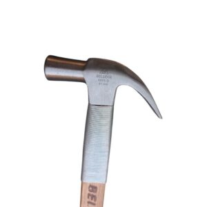 martelo bellota 31mm com cabo de maderite com acabamento em arame galvanizado e com ponteira de ferro