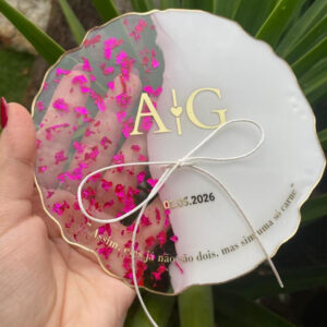 Porta Alianças em resina Luxo COM SUPORTE I 16cm Personalizado para Casamento, noivas e decoração I Folhas de ouro