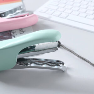 Grampeador de Metal Alicate com Grampos 26/6 em Tons variáveis