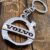 Chaveiro Volvo Especial em Metal Cromado e Pintura Esmaltada Modelo Premium com Girador